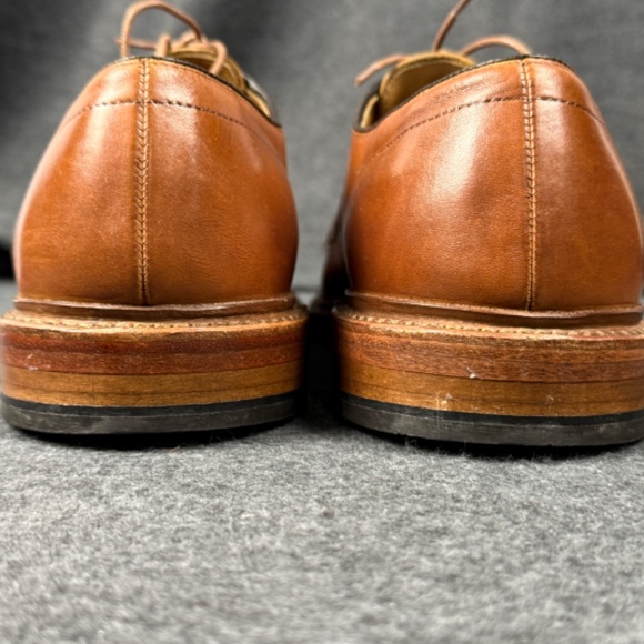 Allen Edmonds Hillcrest Derby Shoes – Size 11D – Honey Tan